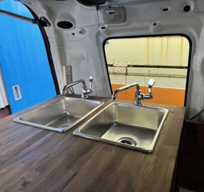 公認車両8ナンバー　加工車登録　白＆茶色のツートン  フレンチバス　